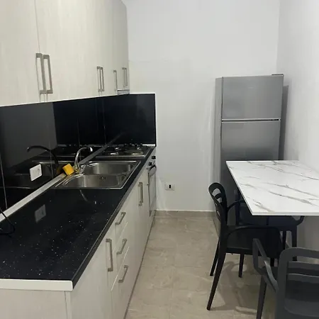 Manjani's * Durrës